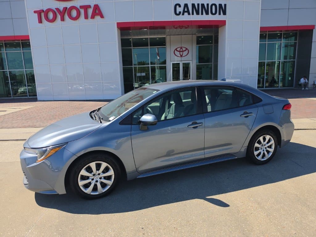 2024 Toyota Corolla LE — photo 1 of 14