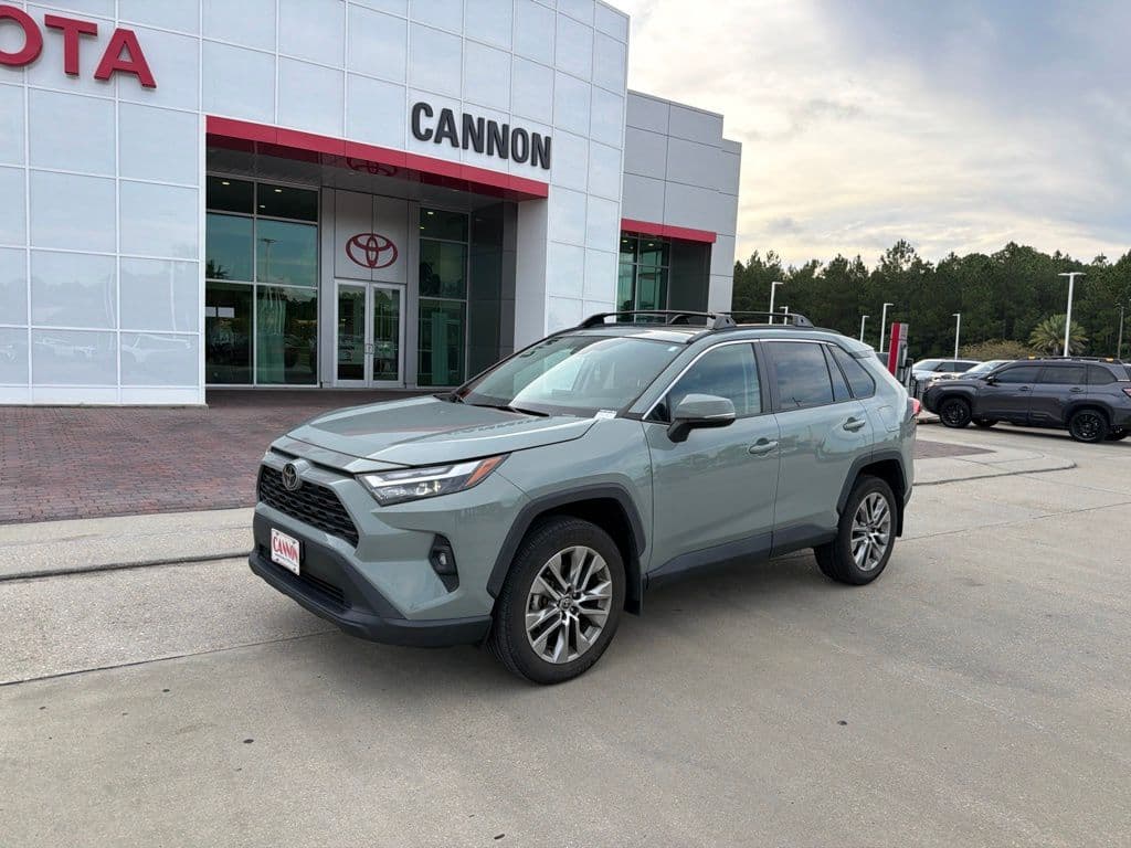 2023 Toyota RAV4 XLE Premium — photo 1 of 8