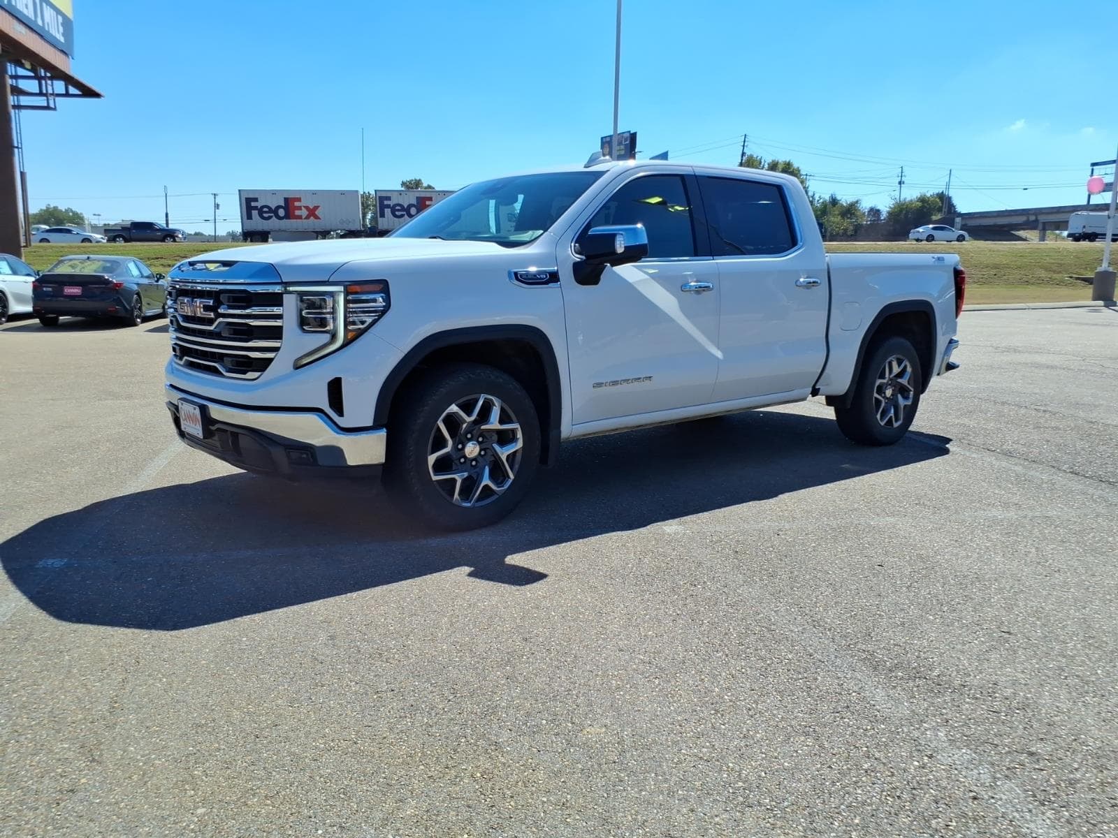 2024 GMC Sierra 1500 SLT — photo 1 of 30