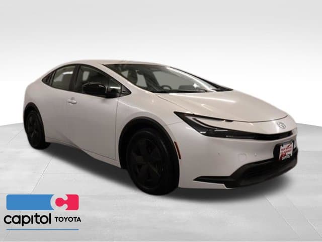 2025 Toyota Prius LE — photo 1 of 30
