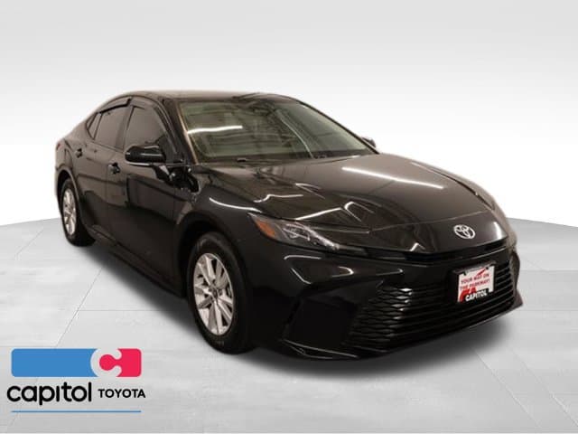 2025 Toyota Camry LE — photo 1 of 32