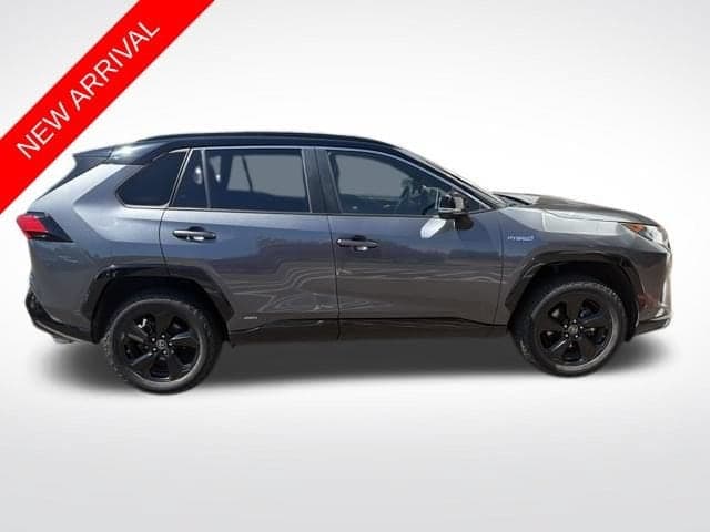 2019 Toyota RAV4 Hybrid XSE — photo 1 of 11