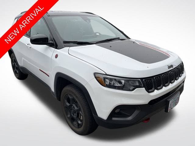 2023 Jeep Compass Trailhawk — photo 1 of 11
