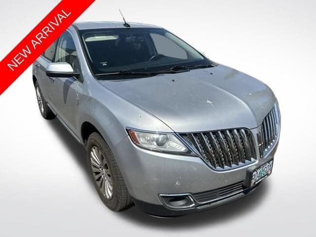 2013 Lincoln MKX Base — photo 1 of 6
