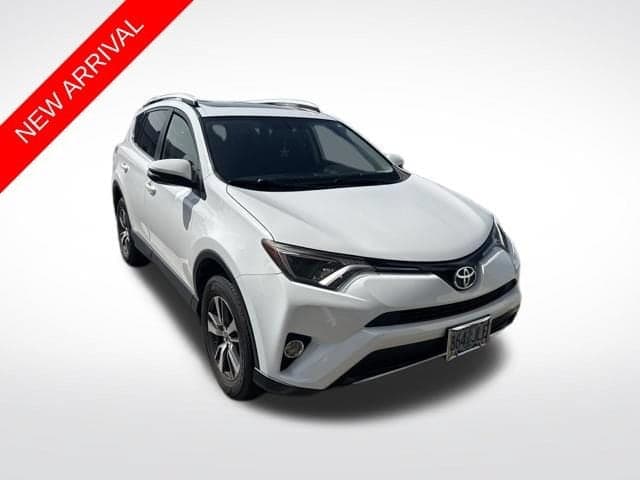 2016 Toyota RAV4 XLE — photo 1 of 12