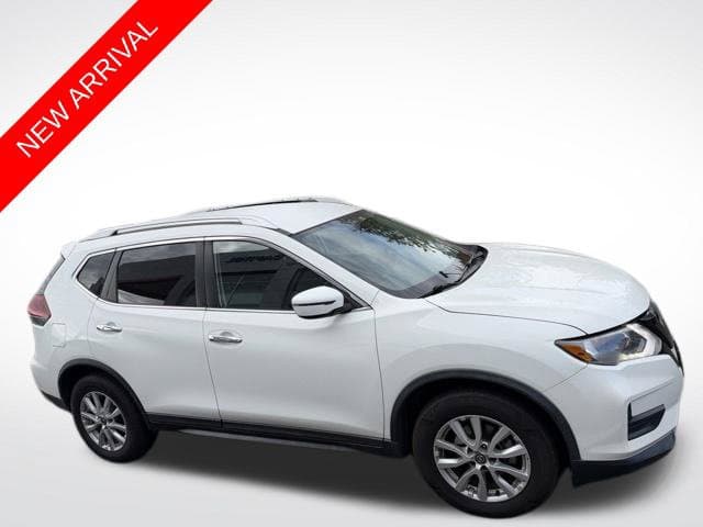 2020 Nissan Rogue SV — photo 1 of 11