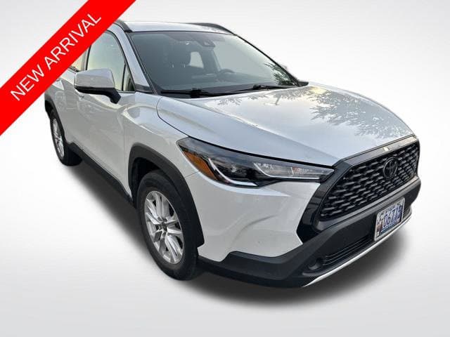 2022 Toyota Corolla Cross LE — photo 1 of 14