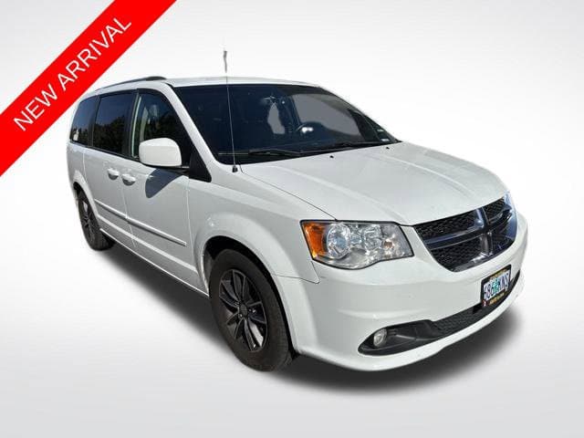 2017 Dodge Grand Caravan SXT — photo 1 of 11