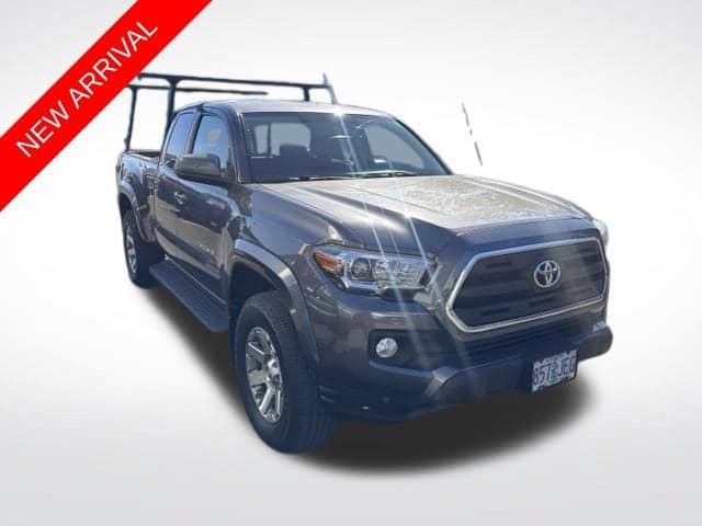 2017 Toyota Tacoma SR5 — photo 1 of 12