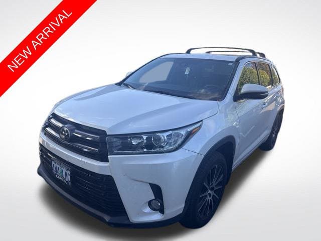 2018 Toyota Highlander SE — photo 1 of 11