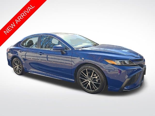 2023 Toyota Camry Base — photo 1 of 14