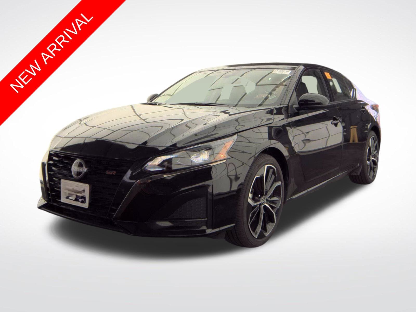 2025 Nissan Altima SR — photo 1 of 12
