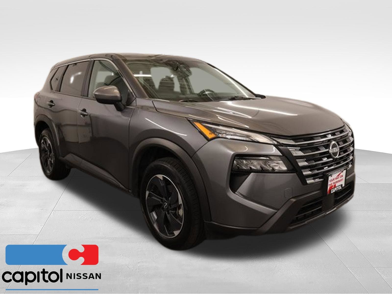 2025 Nissan Rogue SV — photo 1 of 31