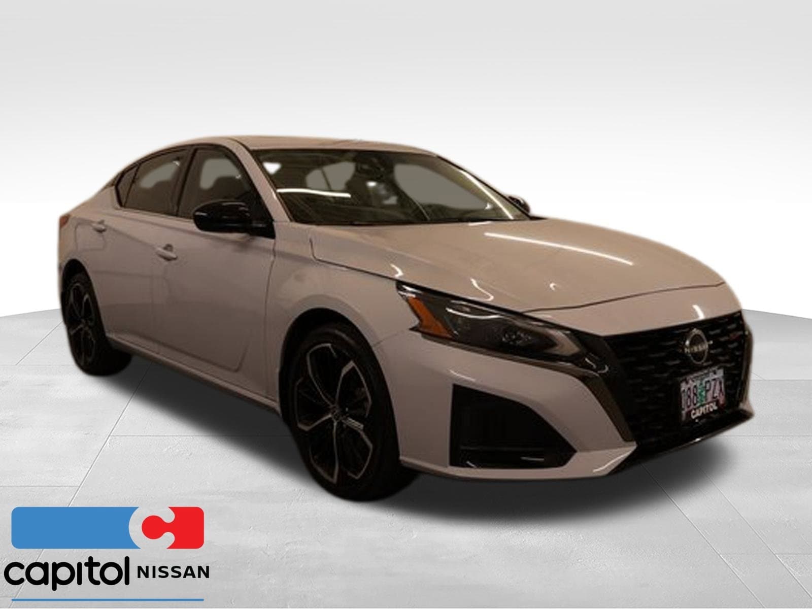 2023 Nissan Altima 2.5 SR — photo 1 of 33
