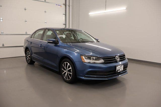 2017 Volkswagen Jetta 1.4T SE — photo 1 of 31