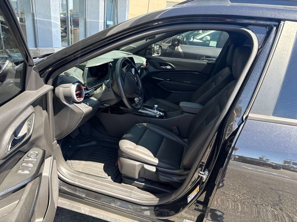 2024 Chevrolet Trax 2RS — photo 1 of 6