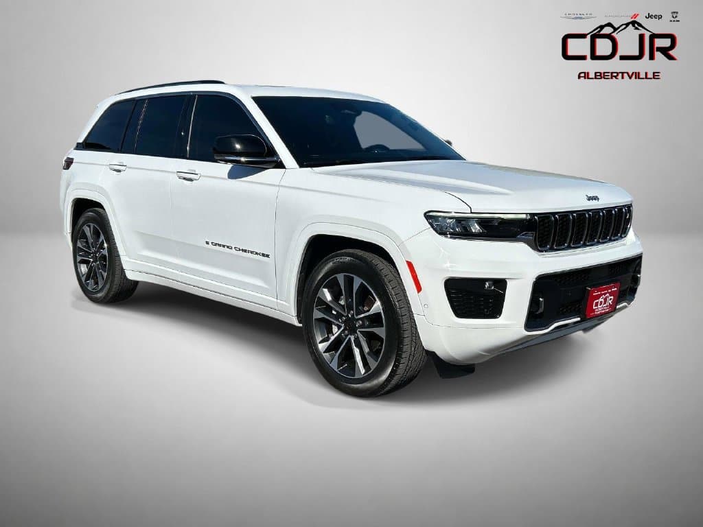 2022 Jeep Grand Cherokee Overland — photo 1 of 50