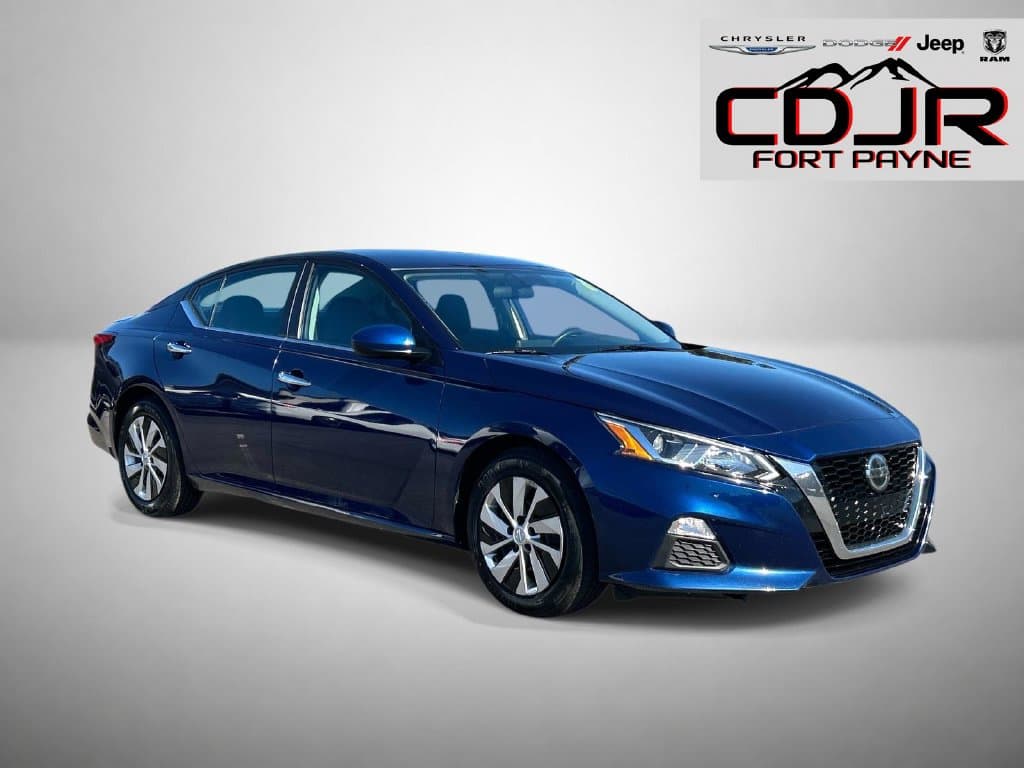 2020 Nissan Altima Base — photo 1 of 50