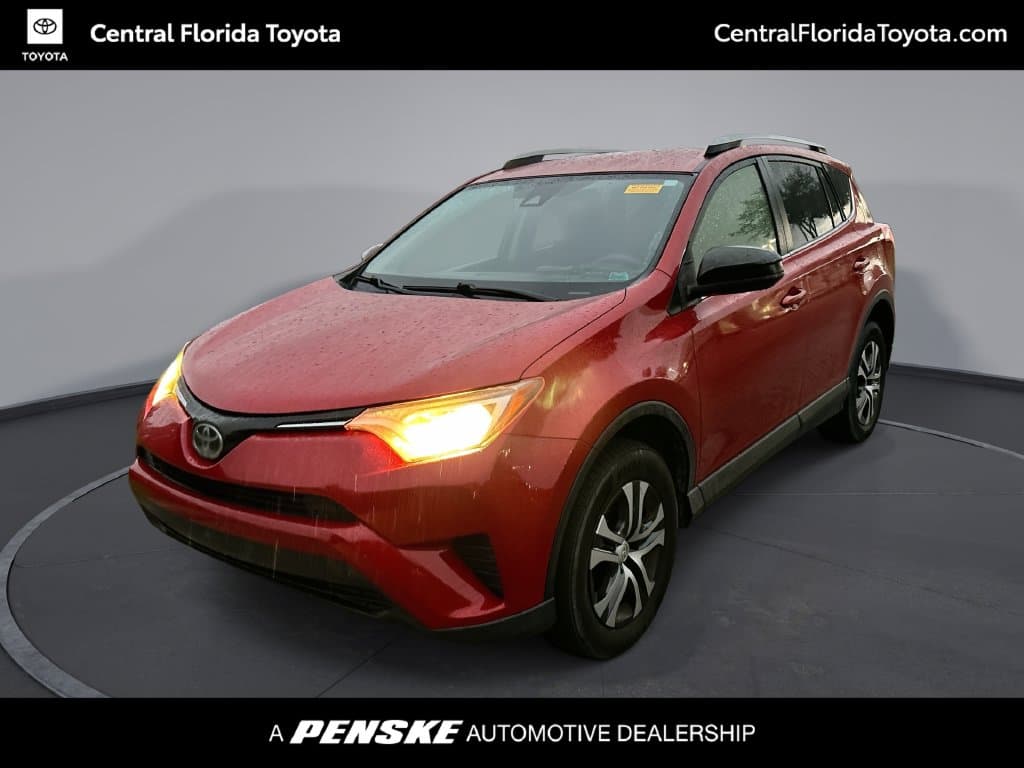 2017 Toyota RAV4 LE — photo 1 of 31