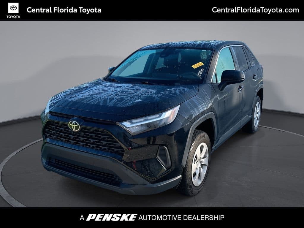2024 Toyota RAV4 LE — photo 1 of 32