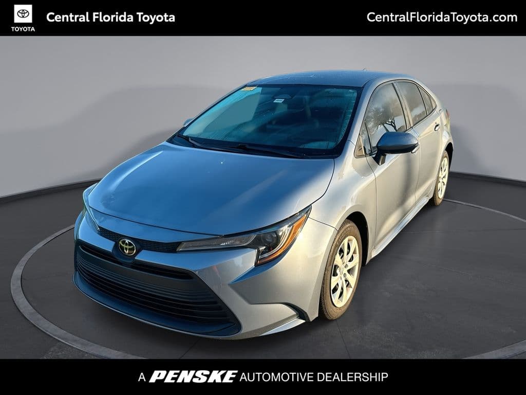 2024 Toyota Corolla LE — photo 1 of 32