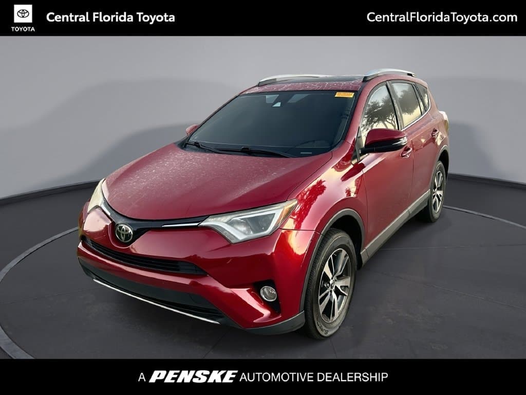 2018 Toyota RAV4 XLE — photo 1 of 33