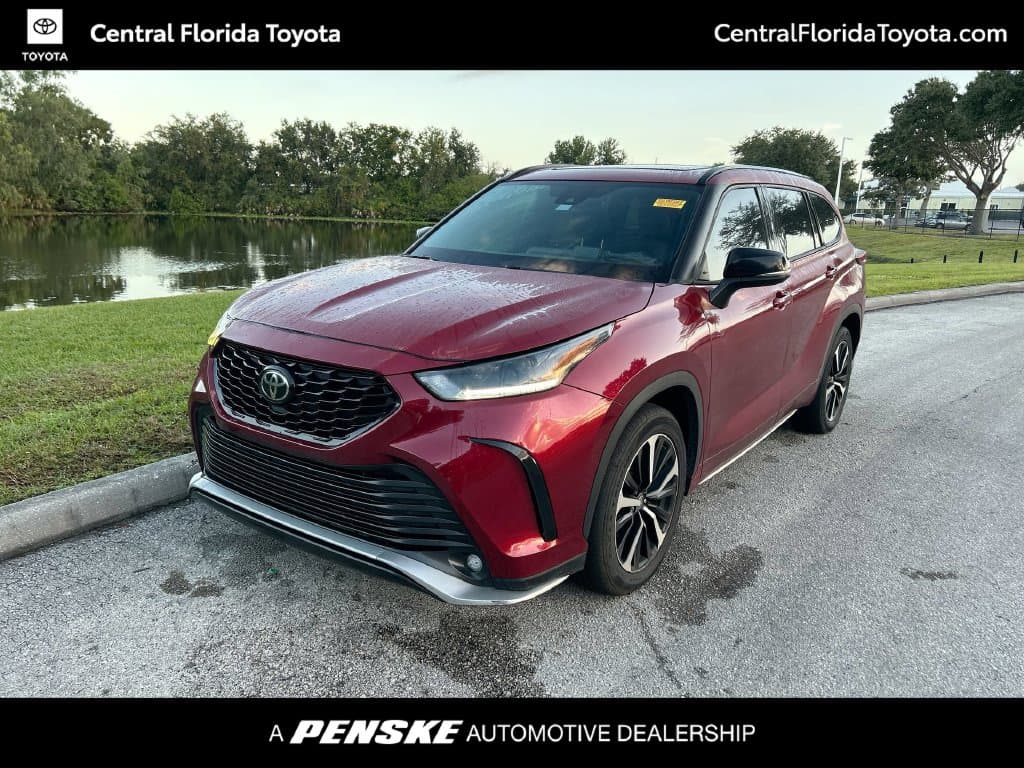 2022 Toyota Highlander XSE — photo 1 of 36