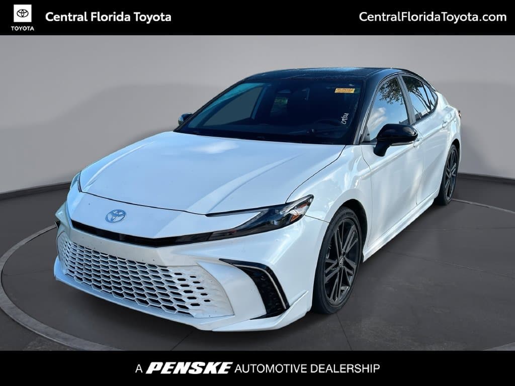 2025 Toyota Camry XSE — photo 1 of 36