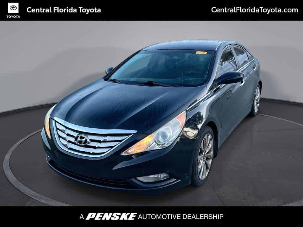 2013 Hyundai Sonata SE — photo 1 of 30