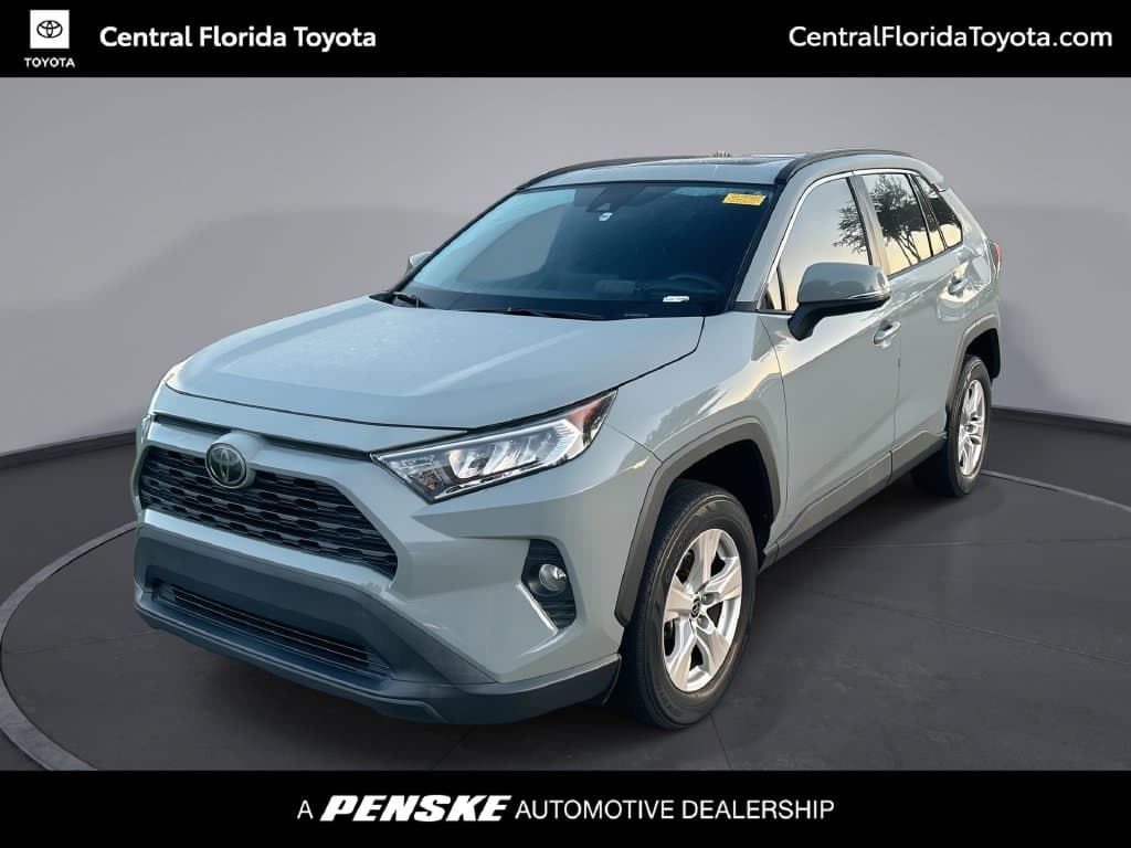 2021 Toyota RAV4 XLE — photo 1 of 34