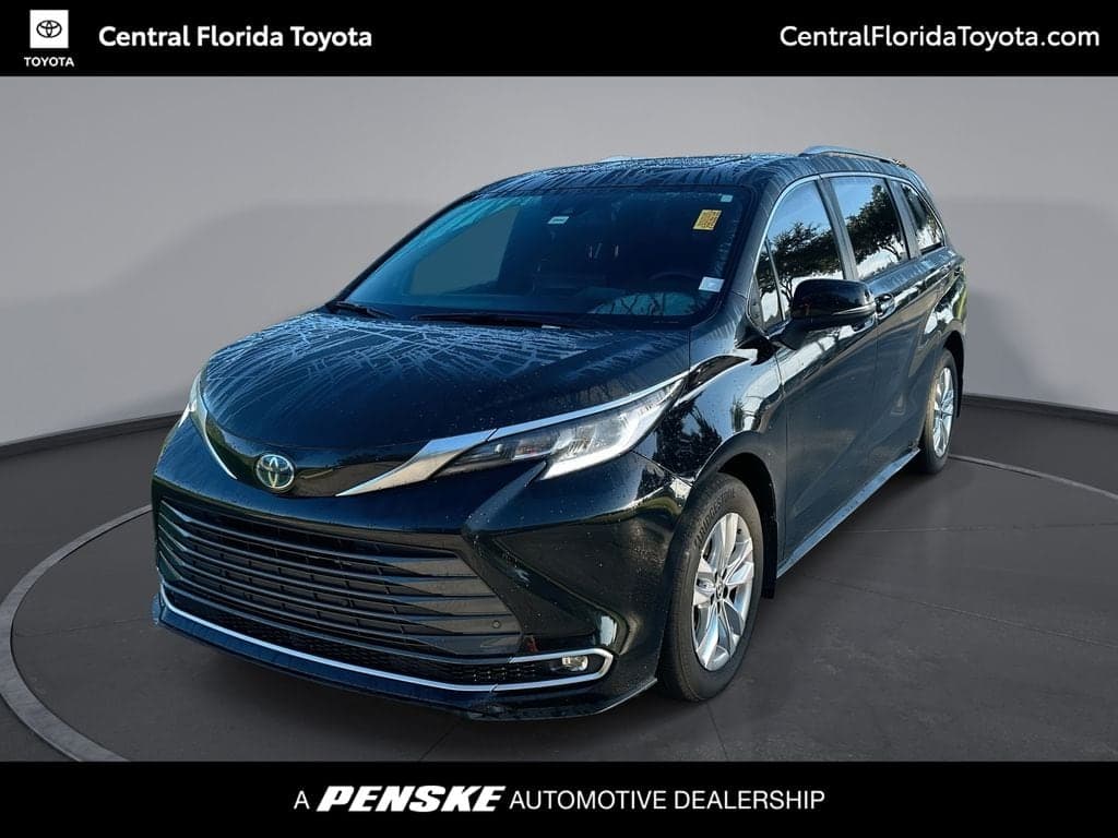 2025 Toyota Sienna Limited — photo 1 of 38