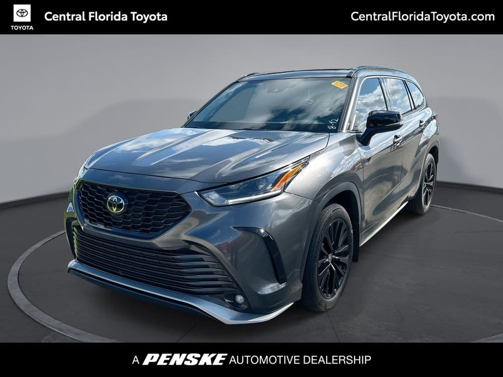 2024 Toyota Highlander XSE — photo 1 of 33