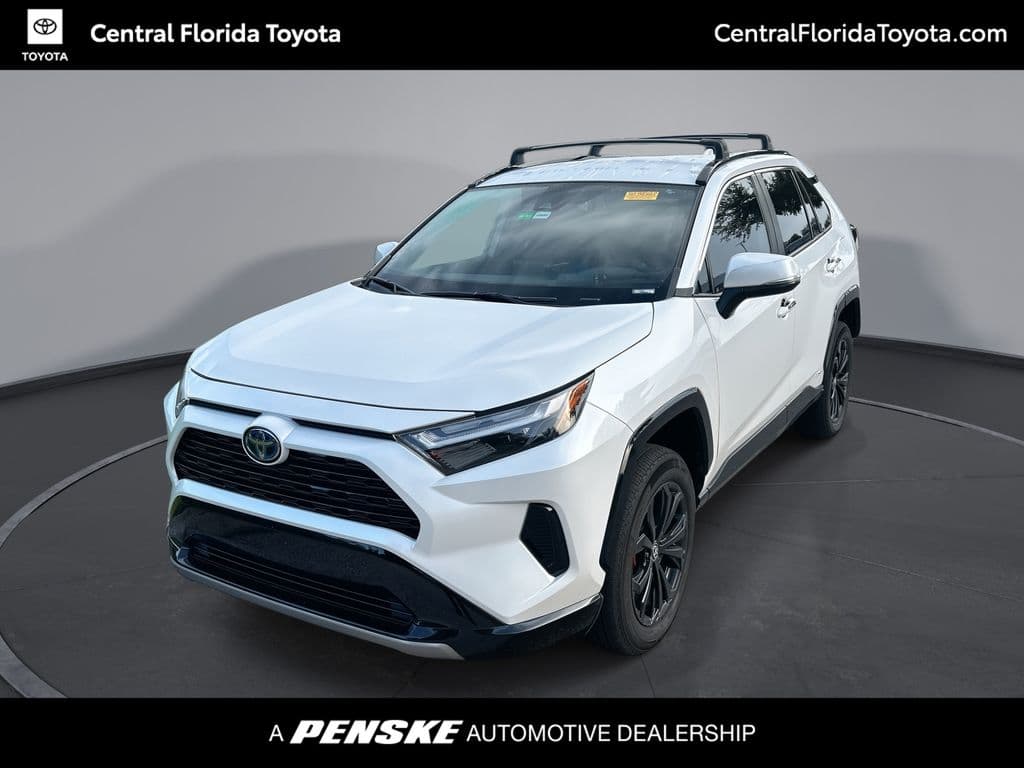2023 Toyota RAV4 Hybrid SE — photo 1 of 34