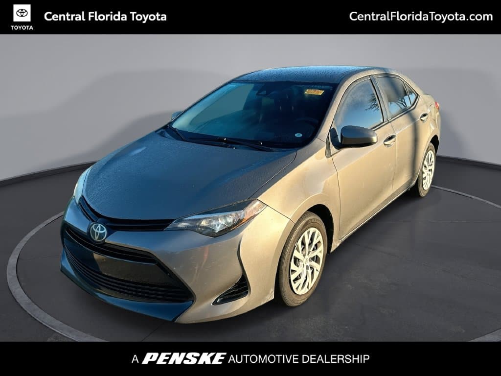 2017 Toyota Corolla LE — photo 1 of 31