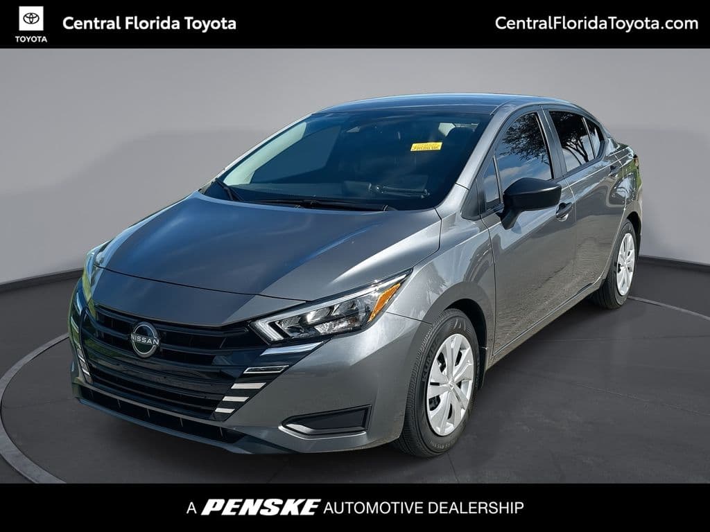 2025 Nissan Versa Base — photo 1 of 28