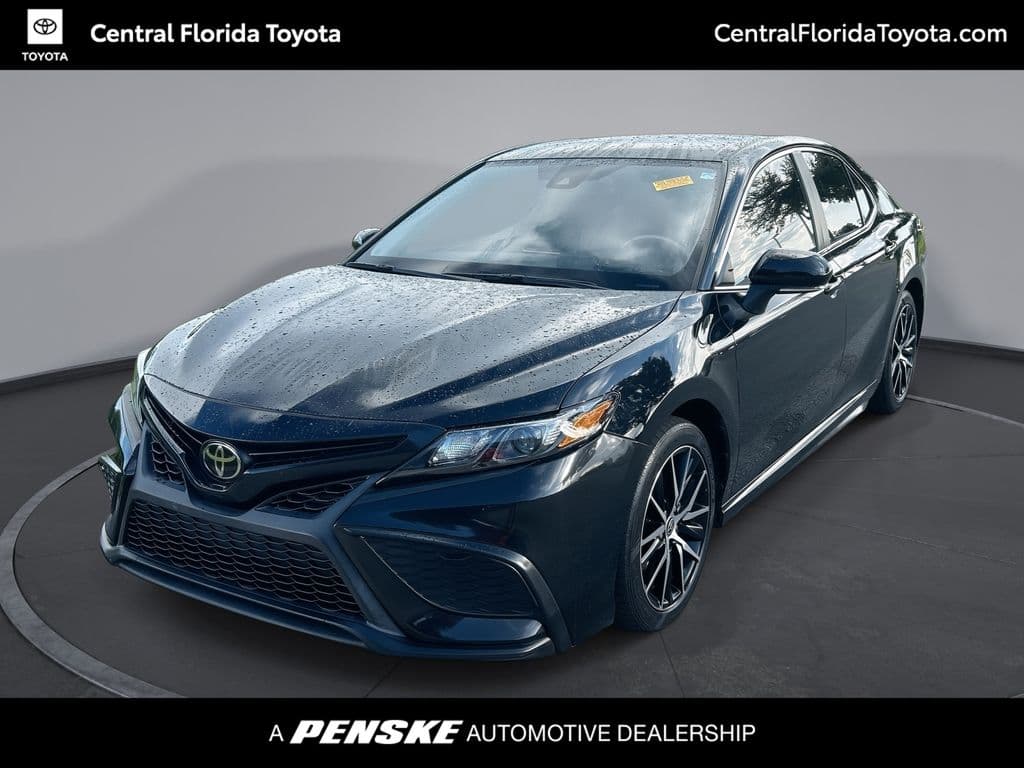 2023 Toyota Camry SE — photo 1 of 31