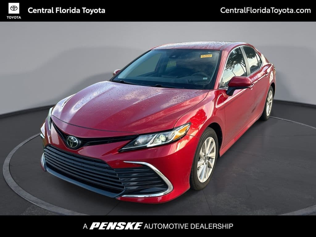 2023 Toyota Camry LE — photo 1 of 32