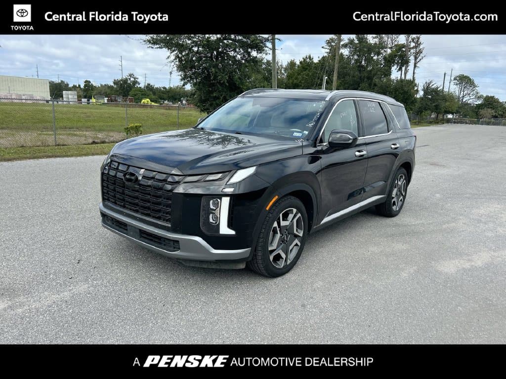 2024 Hyundai Palisade Limited — photo 1 of 40