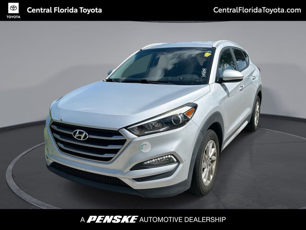 2017 Hyundai Tucson SE Plus — photo 1 of 33