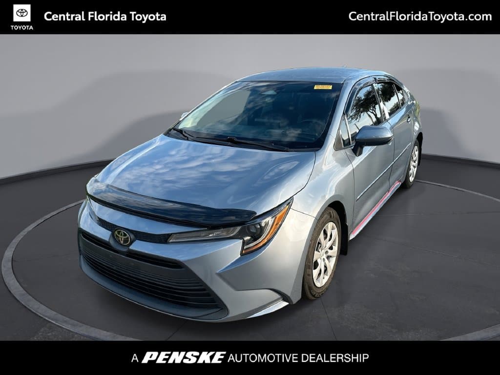 2024 Toyota Corolla LE — photo 1 of 32