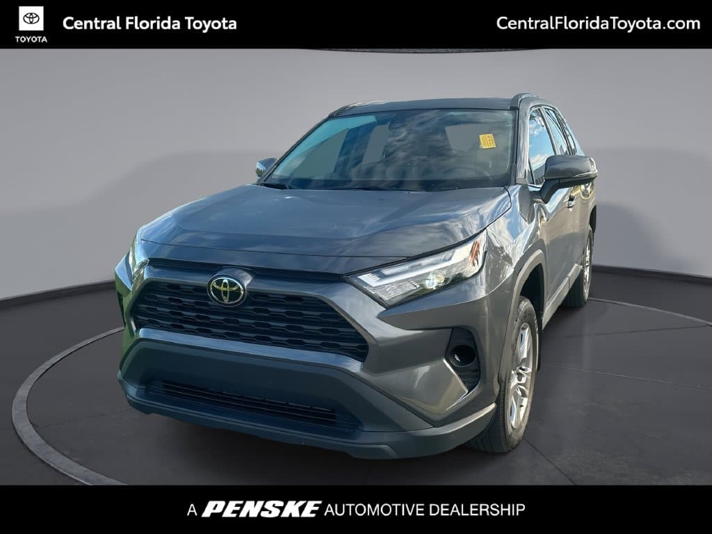 2025 Toyota RAV4 XLE — photo 1 of 33