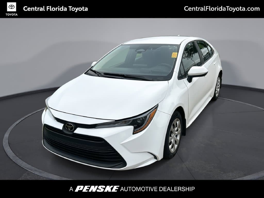 2026 Toyota Corolla LE — photo 1 of 32