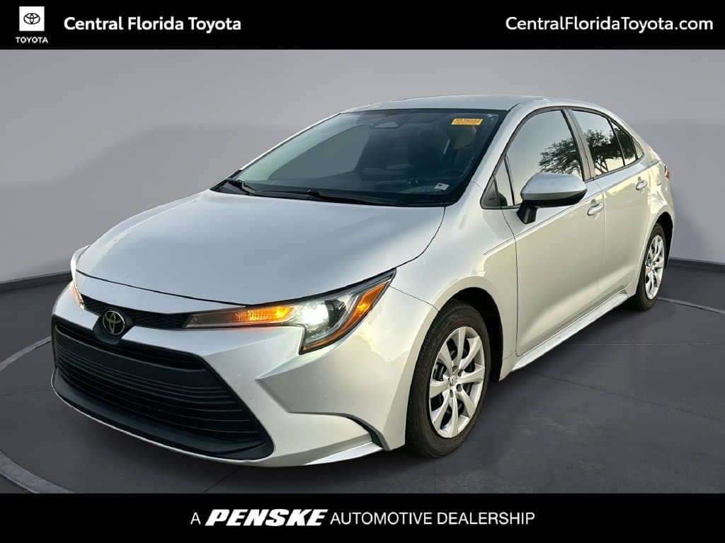2025 Toyota Corolla LE — photo 1 of 32