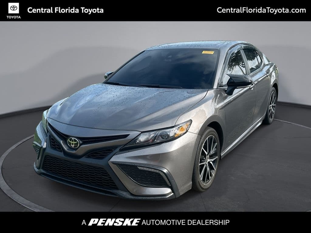 2024 Toyota Camry SE — photo 1 of 33