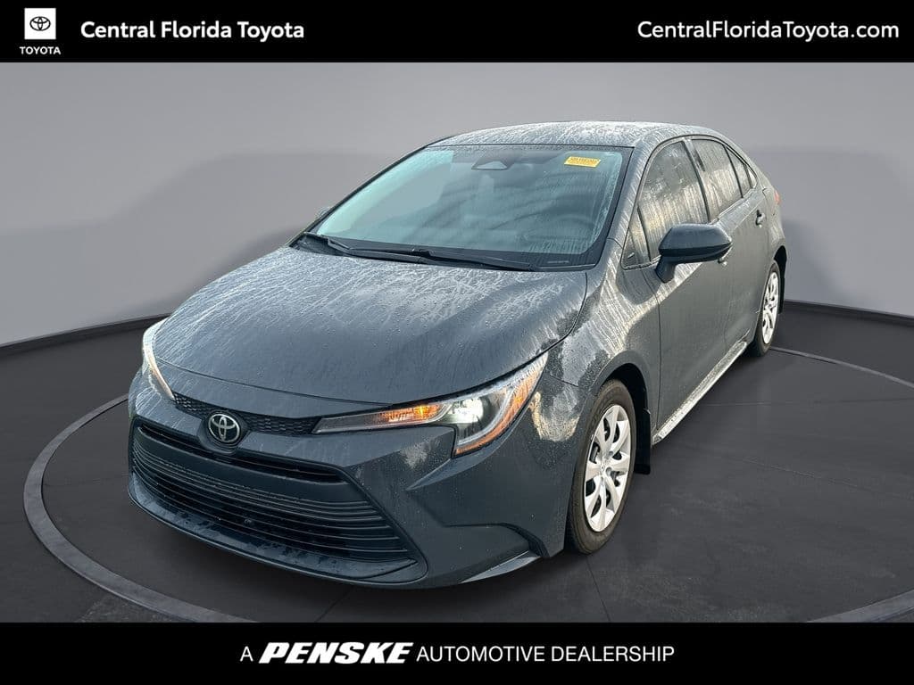 2024 Toyota Corolla LE — photo 1 of 32