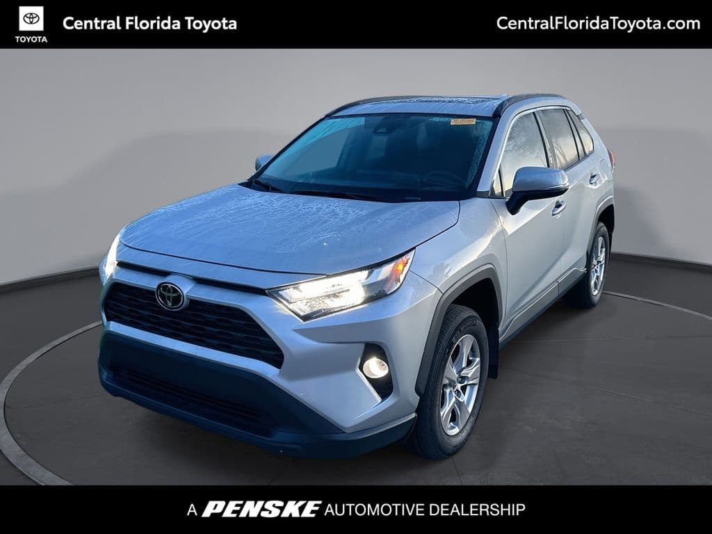2025 Toyota RAV4 XLE — photo 1 of 35