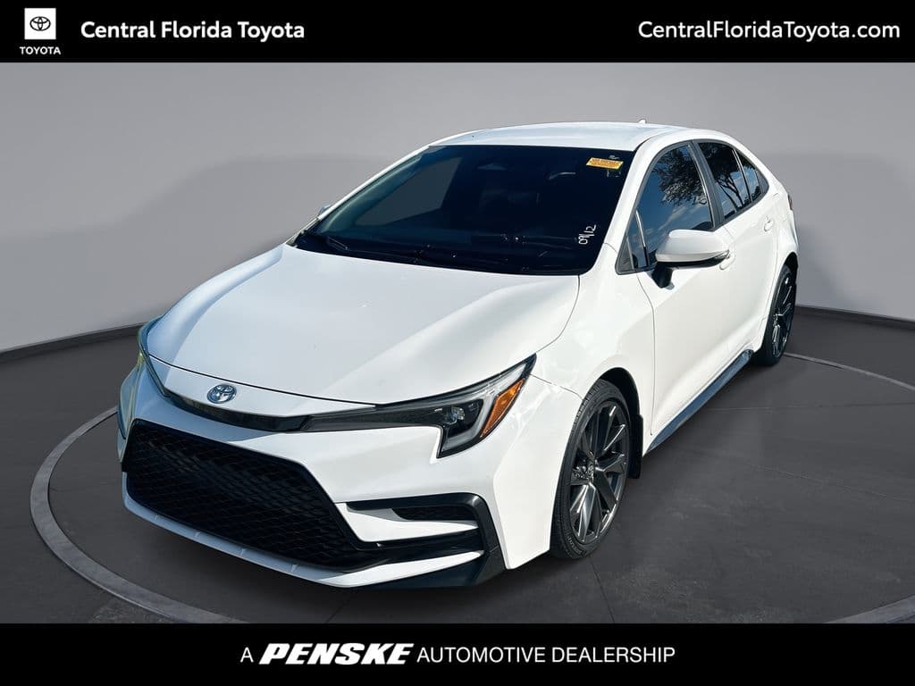 2024 Toyota Corolla SE — photo 1 of 33