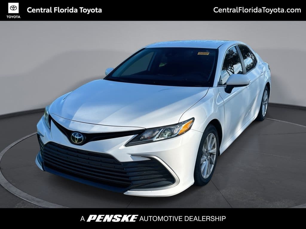2023 Toyota Camry LE — photo 1 of 32