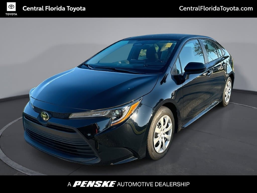 2025 Toyota Corolla LE — photo 1 of 33