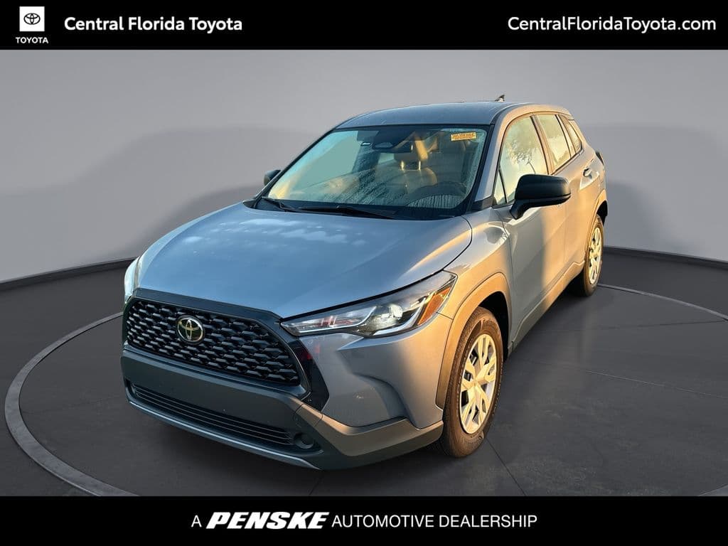 2025 Toyota Corolla Cross L — photo 1 of 32